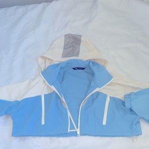 White and Blue Cropped Windbreaker!🤍